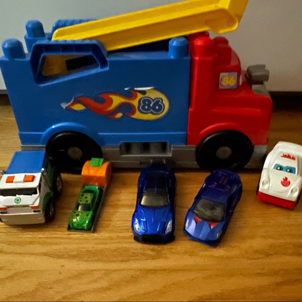 GUC MEGA BLOKS Build & Race Rig, Race Car + Extra Cars
